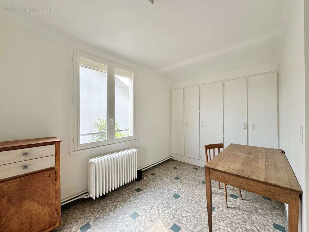 Maison à VERRIERES-LE-BUISSON