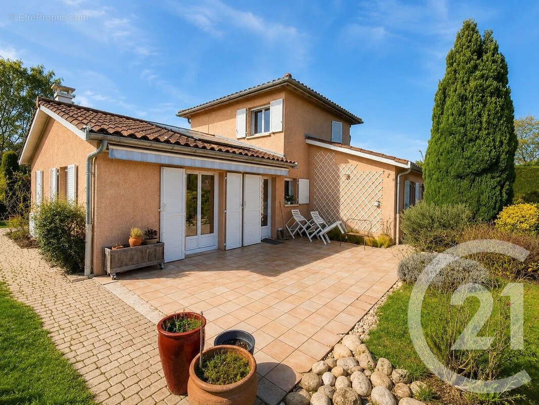Maison à MONTMERLE-SUR-SAONE