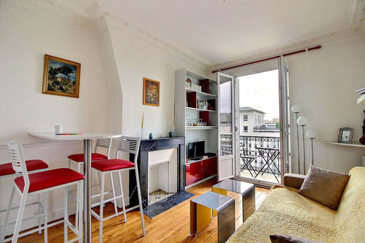 Appartement à PARIS-14E