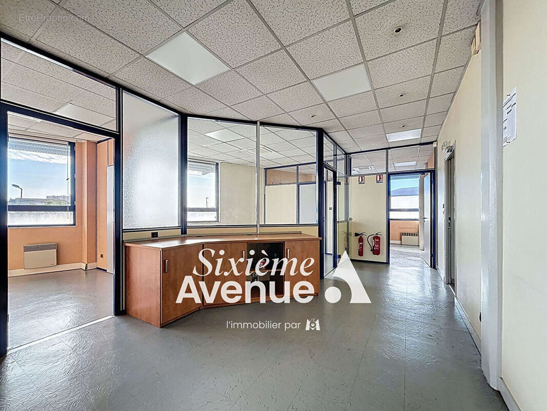 Commerce à VAULX-EN-VELIN