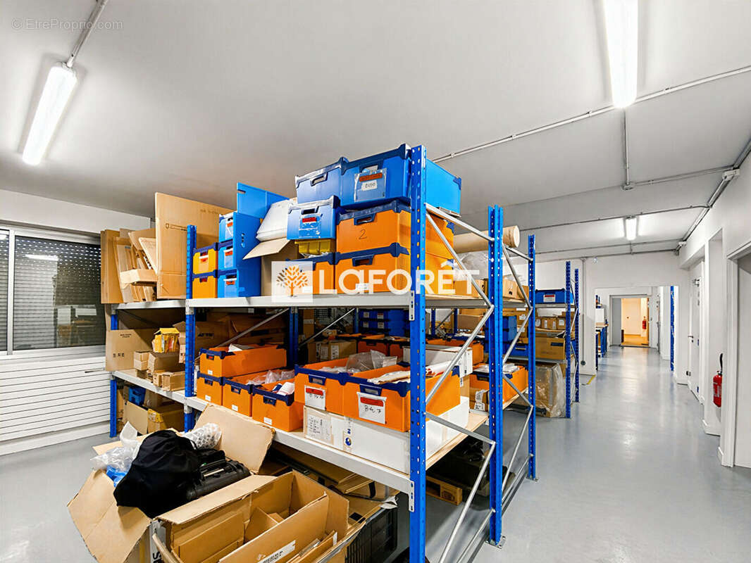 Bâtiment indépendant - Buc - 1232 m2 - photo 6