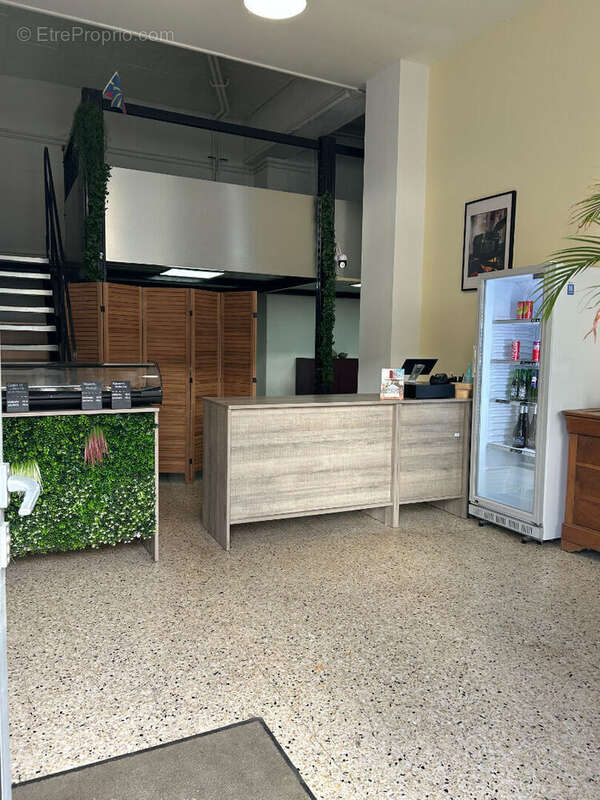 Local commercial Aix En Provence 95 m2 - photo 2