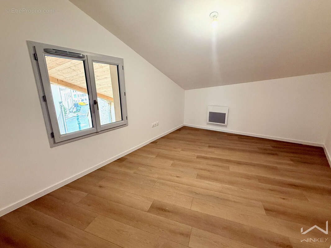Appartement à SUZE-LA-ROUSSE