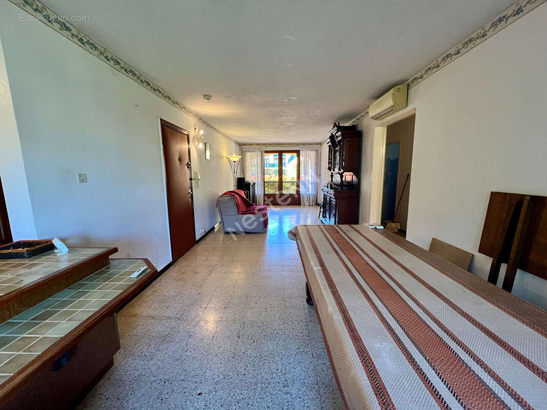 Appartement à SAINT-CYR-SUR-MER
