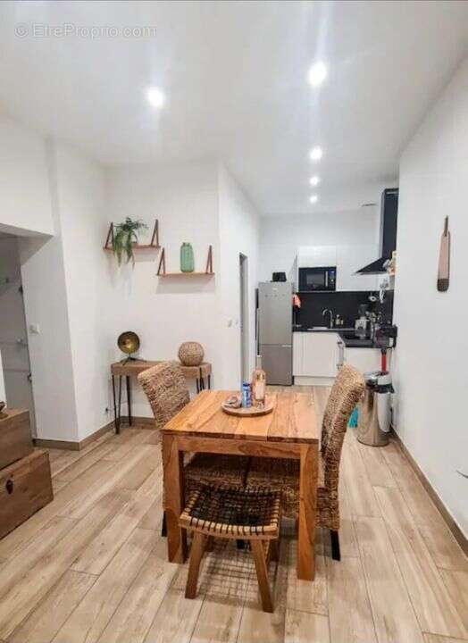 LA CIOTAT APPARTEMENT T2 ENTIERREMENT RENOVE - parfait état - - Appartement à LA CIOTAT