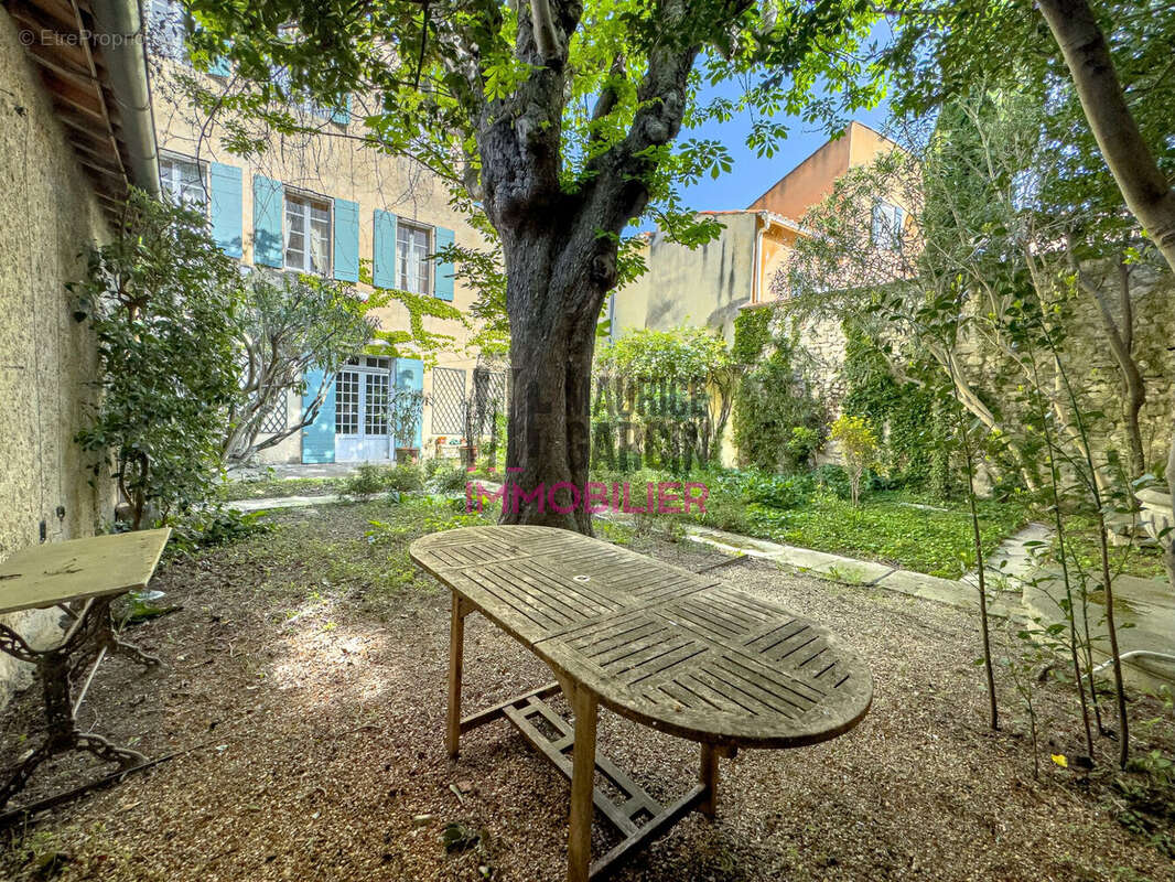Maison à PERNES-LES-FONTAINES