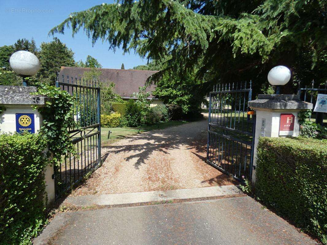 Maison à CHERISY