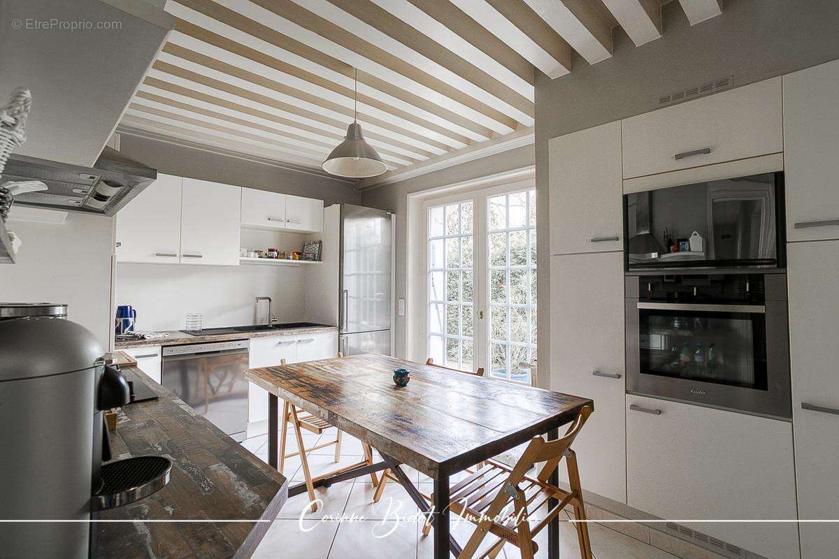 Maison à SAINT-PIERRE-DE-CHANDIEU