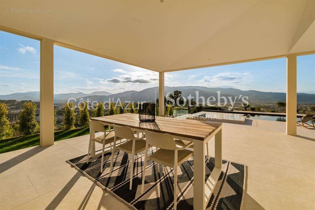 Mougins, villa de prestige avec vue panoramique, piscine, maison d'amis et parc privé - photo 17