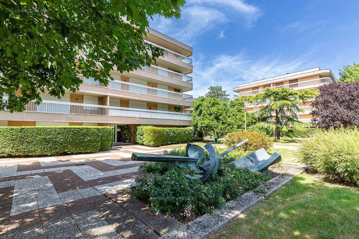 Appartement à VERRIERES-LE-BUISSON