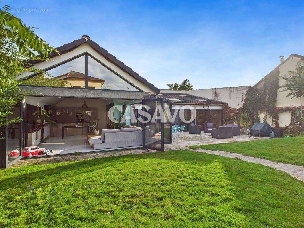 Maison à SAINT-MAUR-DES-FOSSES