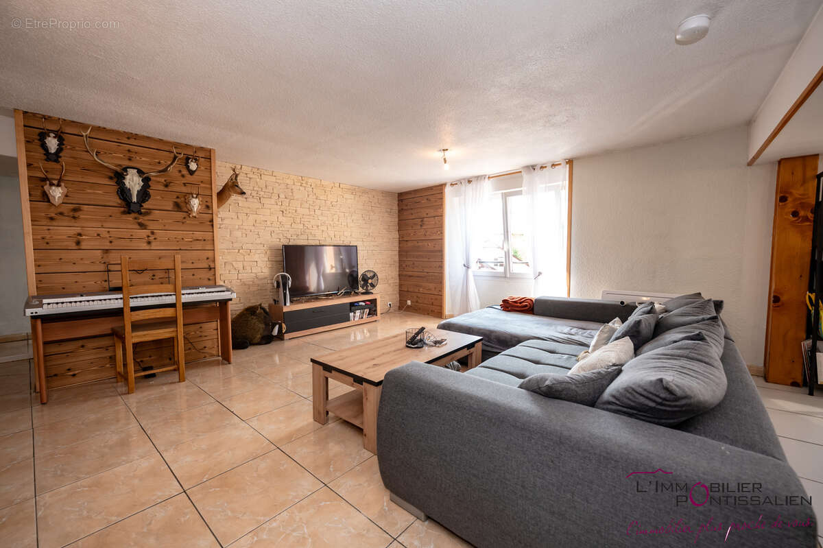 Appartement - 89 m2 - 4 pièces à LABERGEMENT SAINTE MARIE - photo 2