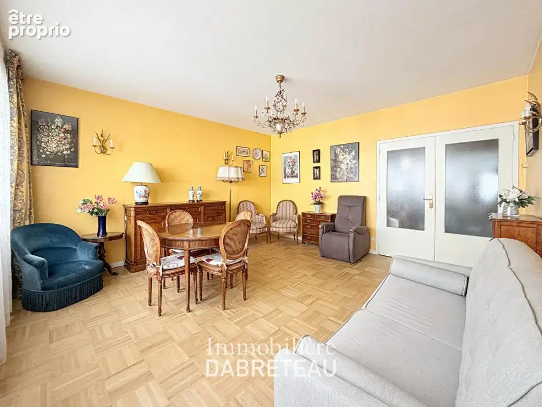 Lyon 6ème - Appartement traversant de 63M2 + grenier + parking - photo 9
