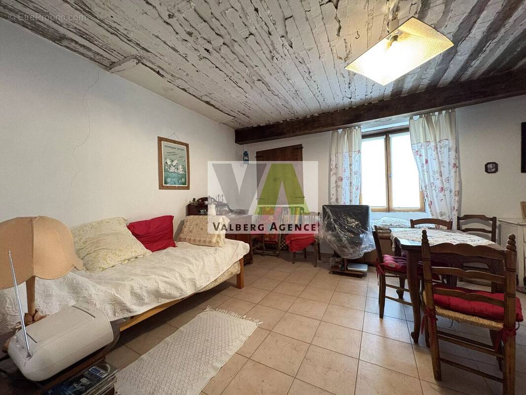Appartement à PEONE