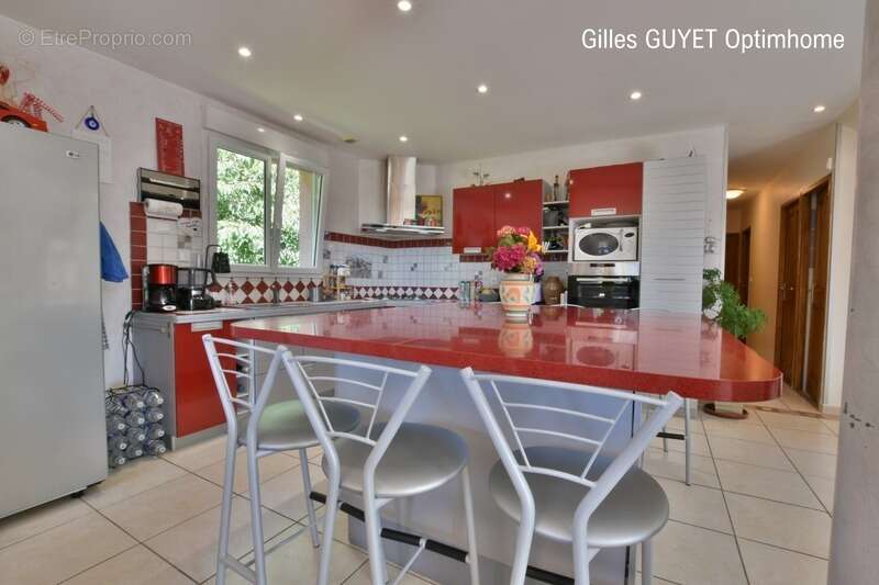 BERNAY,MAISON INDIVIDUELLE T9, DPE:C  177M  6 chambres. Terrain de 1000M² env. 319990€ - photo 18