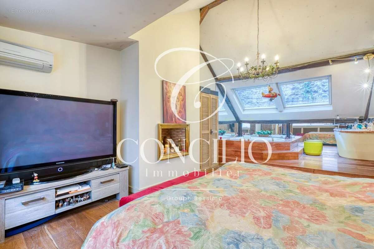 Maison à PARIS-18E