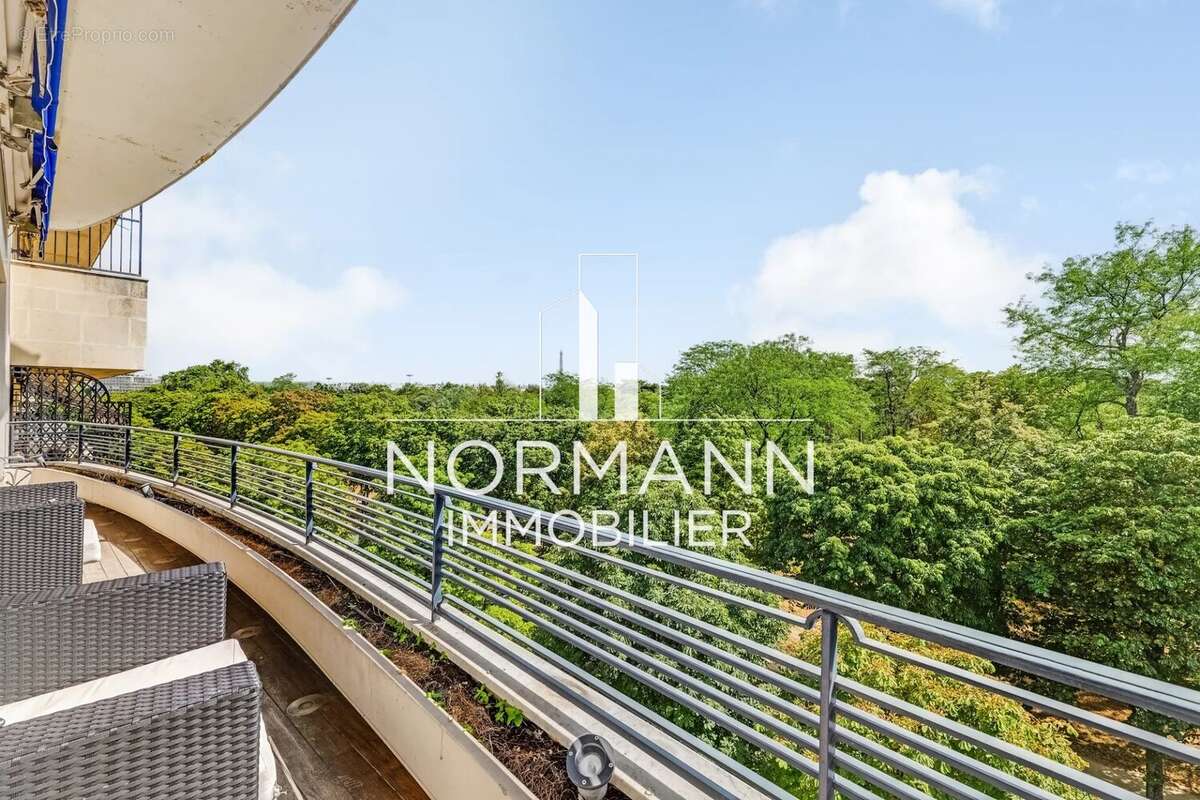 Appartement à NEUILLY-SUR-SEINE