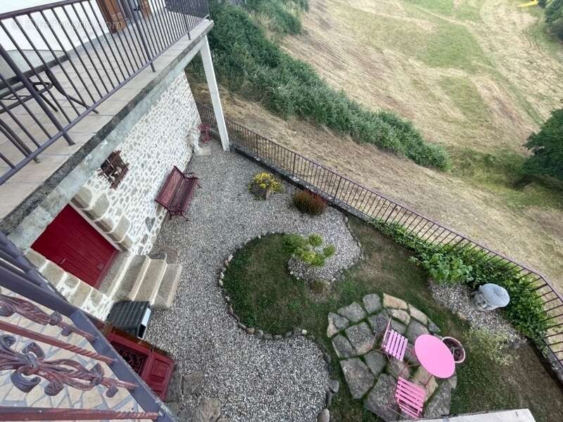 Maison à LA CELLE-DUNOISE