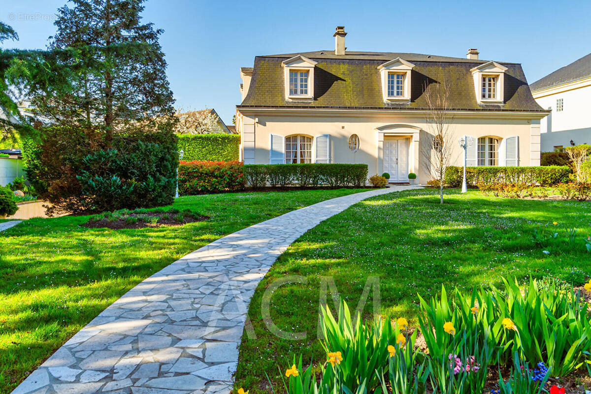 Maison à MAISONS-LAFFITTE