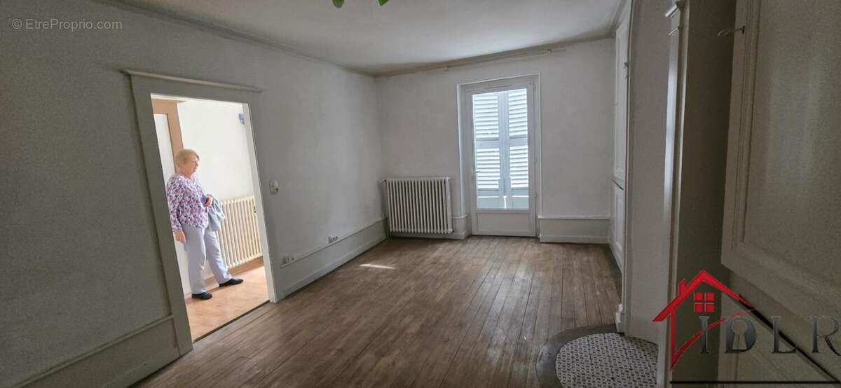SALINS LES BAINS, Centre-Ville . Immeuble de rapport  289 m2 - photo 15