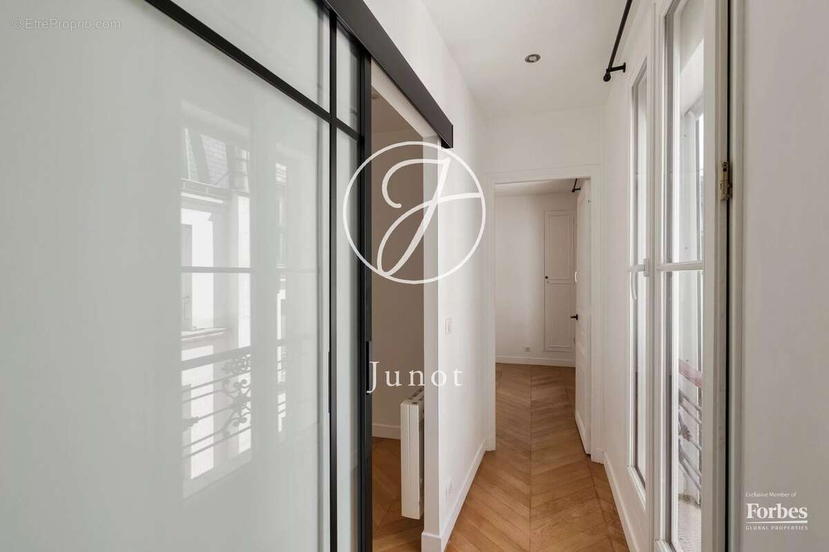 Appartement à PARIS-10E