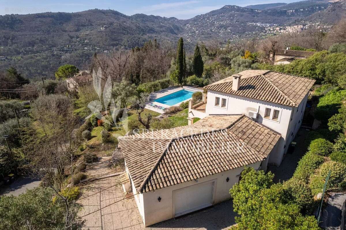 Maison à TOURRETTES-SUR-LOUP