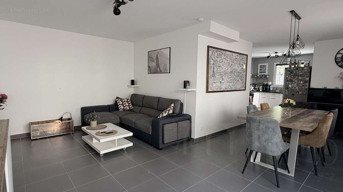 Maison avec piscine  un cadre de vie au calme - photo 2