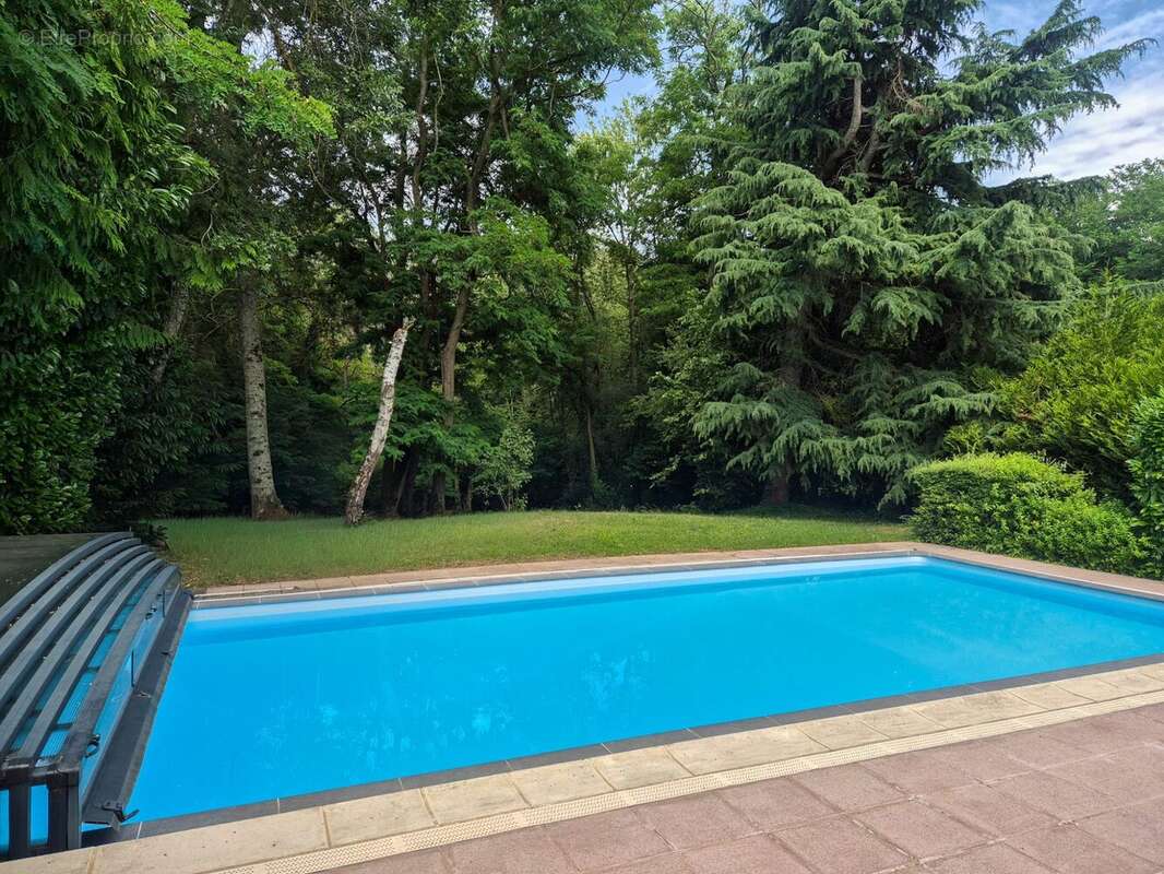 Maison 165 m² à Saulx-Les-Chartreux  - photo 2