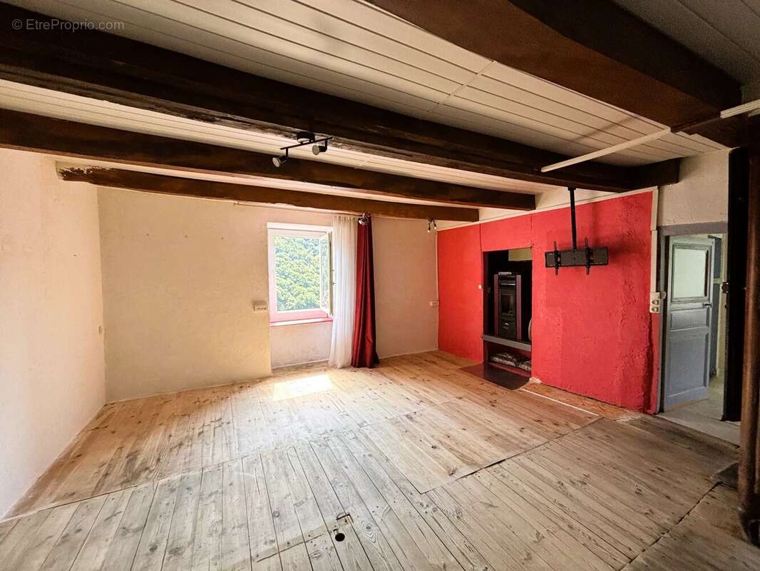 Maison à LESPINASSIERE