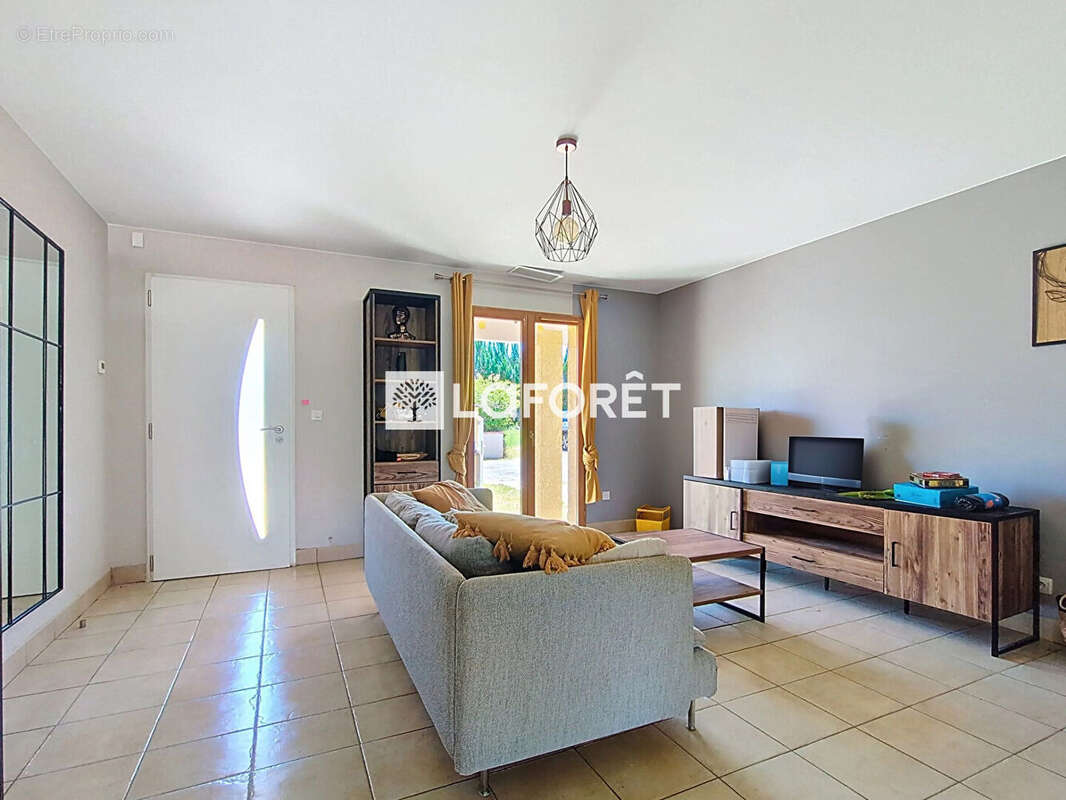 Maison Saint Nauphary 5 pièces 113 m2 avec piscine ! - photo 3