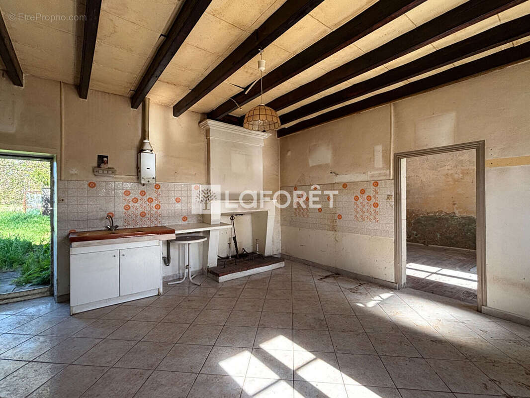 Maison à LE DOUHET