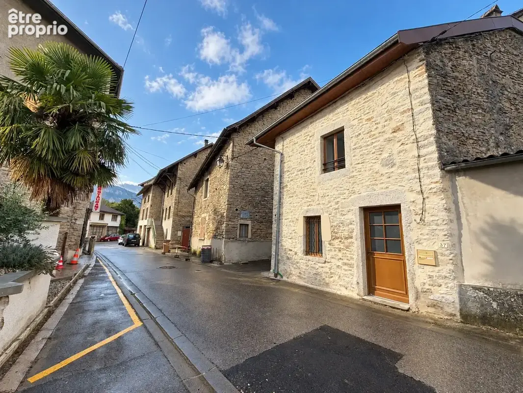 Maison de village en Pierre entièrement rénovée en 2025 - photo 2
