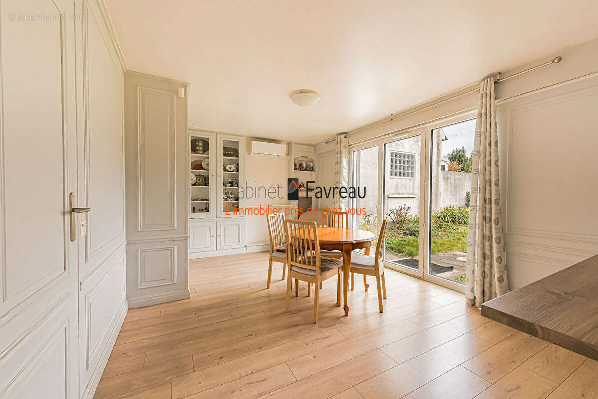 Maison à L'HAY-LES-ROSES