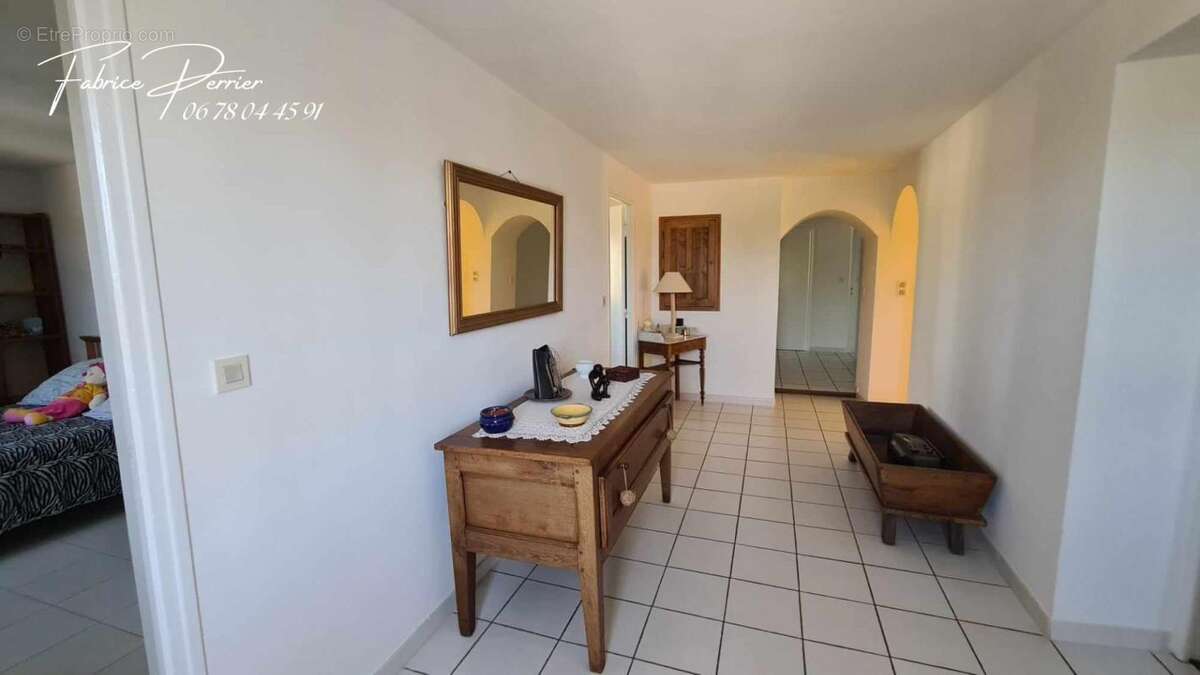 Maison 259 m2 , Dépendance 74 m²,  Abri 70m², Piscine, Terrain 3000m² - photo 9