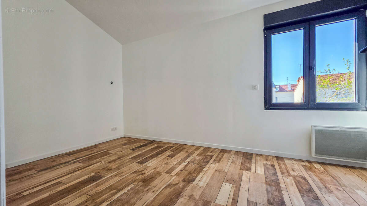 Maison à SARTROUVILLE