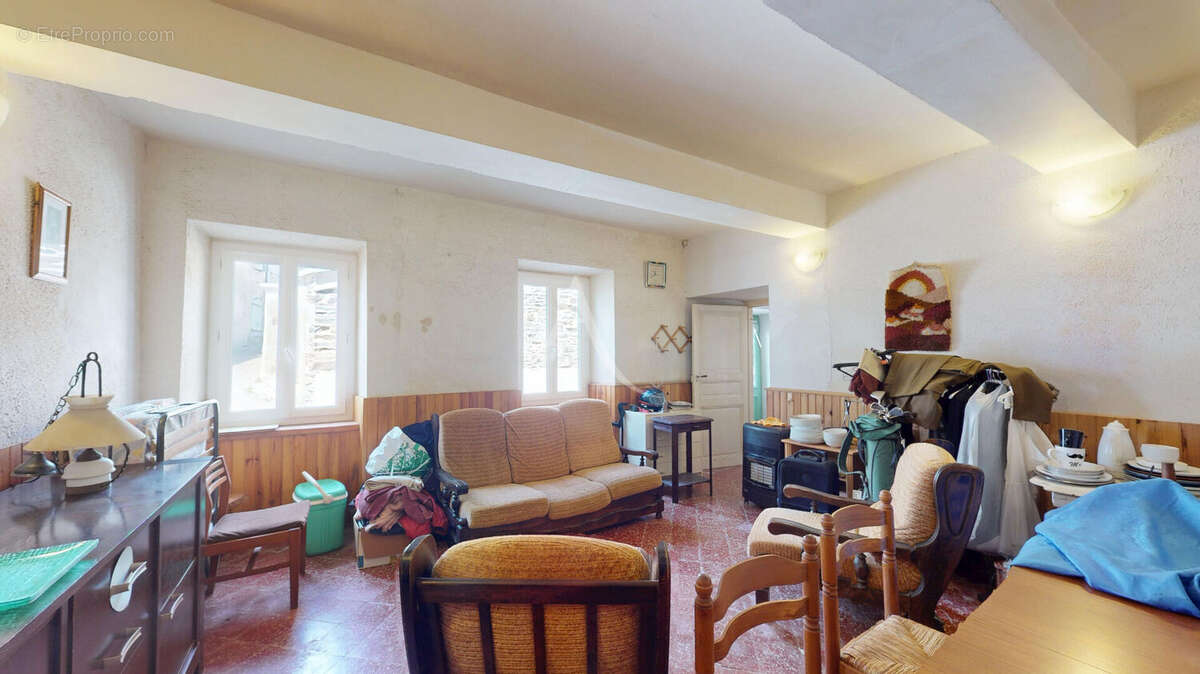 Maison à CUXAC-CABARDES