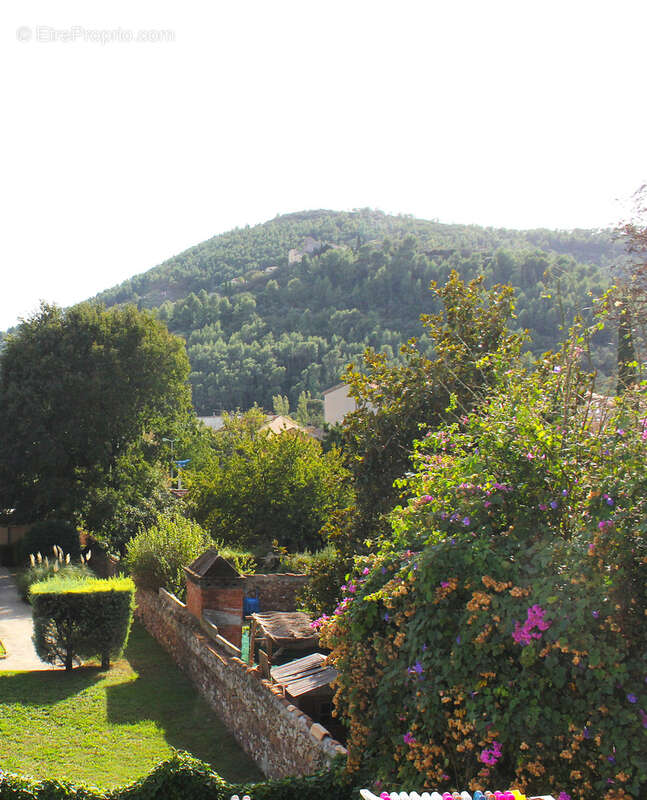 Appartement à SOLLIES-PONT