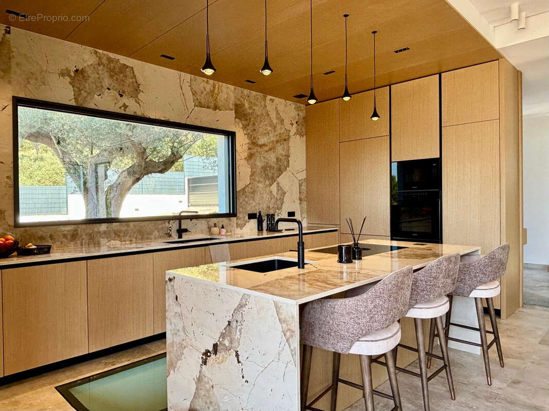 Maison à SAINT-CHAMAS