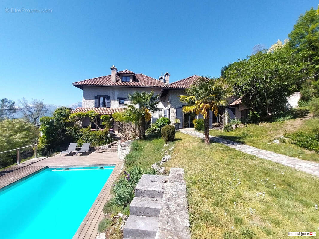 Vue générale - Maison à CORENC