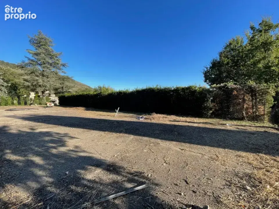 Terrain à SAINT-VALLIER-DE-THIEY