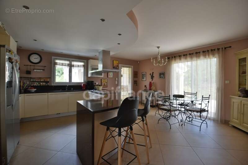 Propriété au calme - 5 chambres - T3 attenant - garage XXL - piscine - à MARMANDE (47) - photo 15