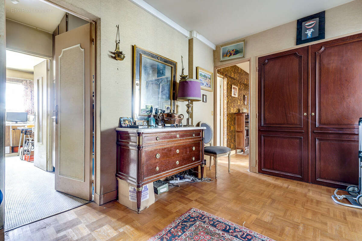 Appartement à PARIS-14E