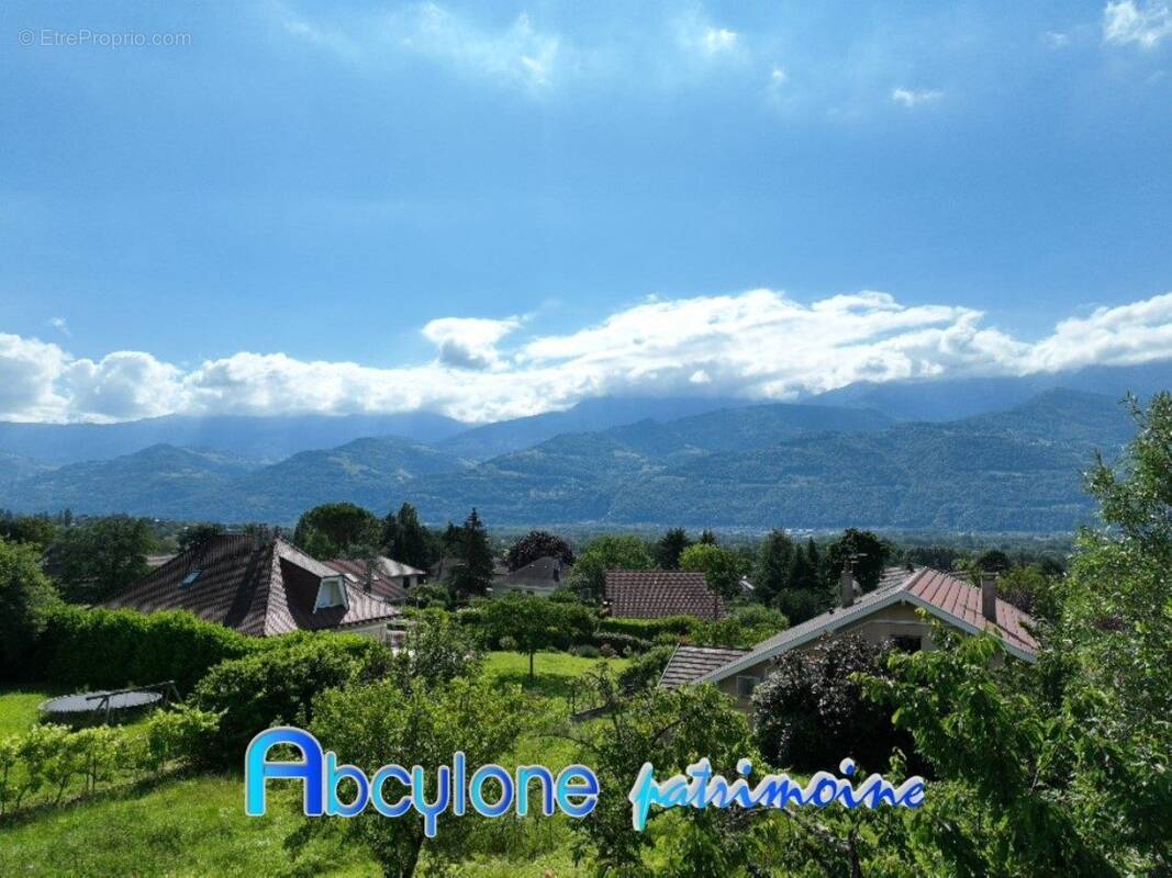 Appartement à SAINT-ISMIER