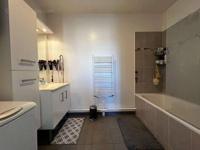 Appartement à VERT-SAINT-DENIS