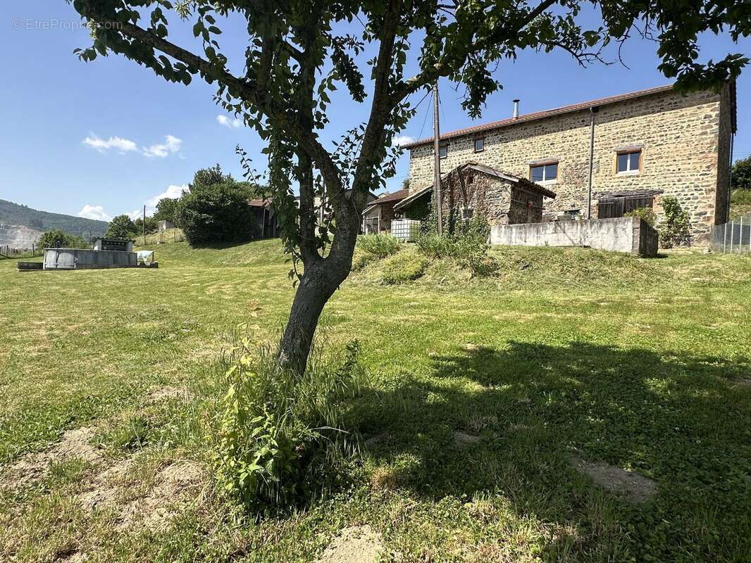 Maison à SAINT-DIDIER-SUR-BEAUJEU