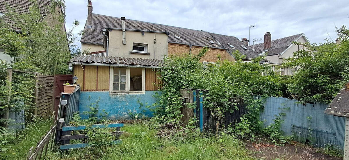 Maison à VIVIER-AU-COURT