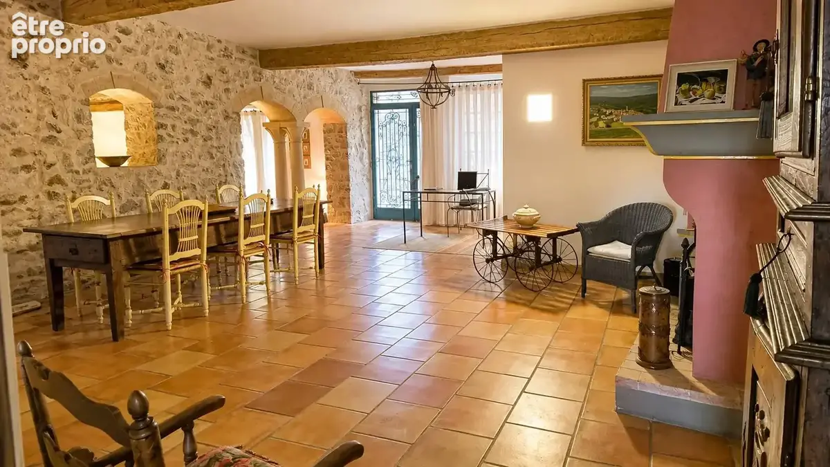 Vente maison de village avec terrasse centre Callas - photo 2