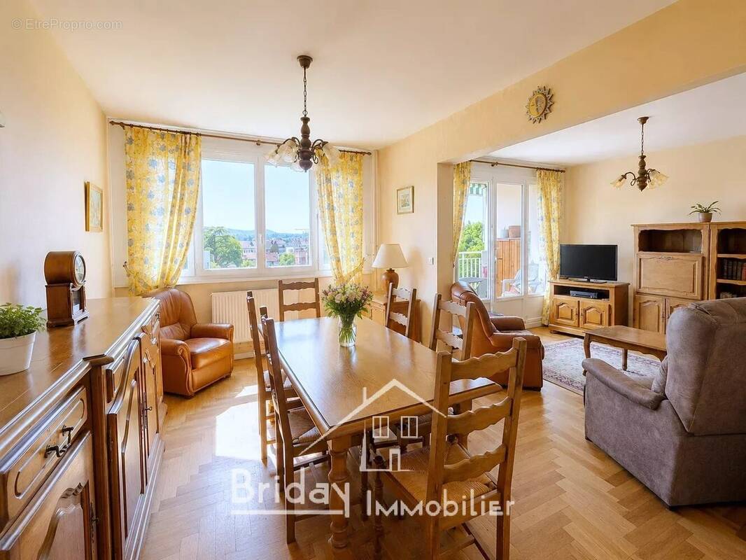 Appartement à TASSIN-LA-DEMI-LUNE