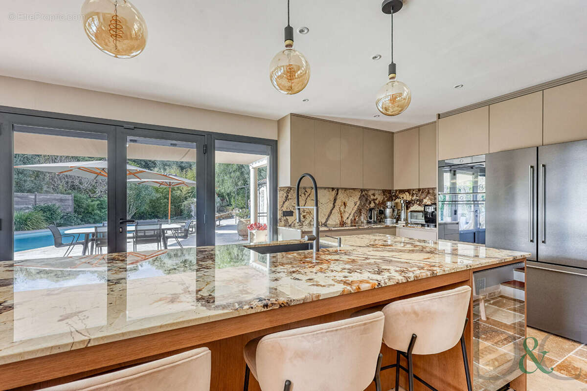 Maison à BORMES-LES-MIMOSAS