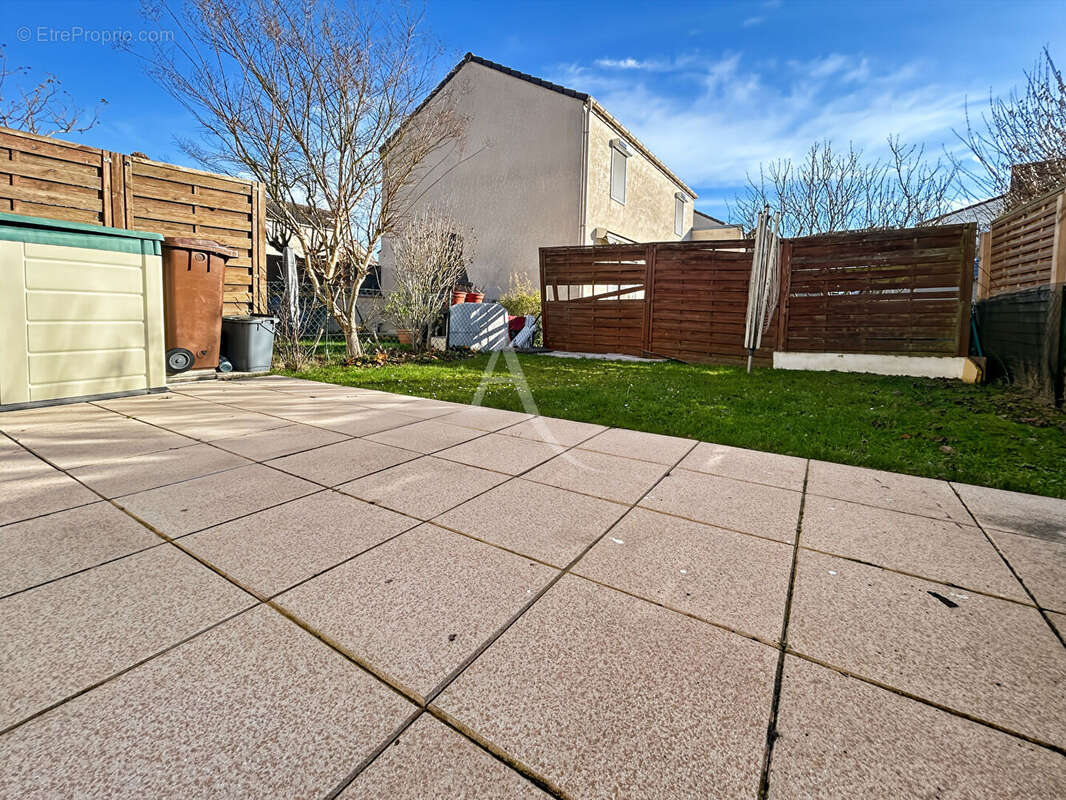 Maison à COURDIMANCHE